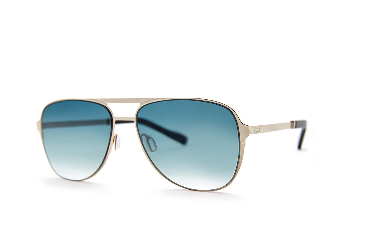 AVIATOR